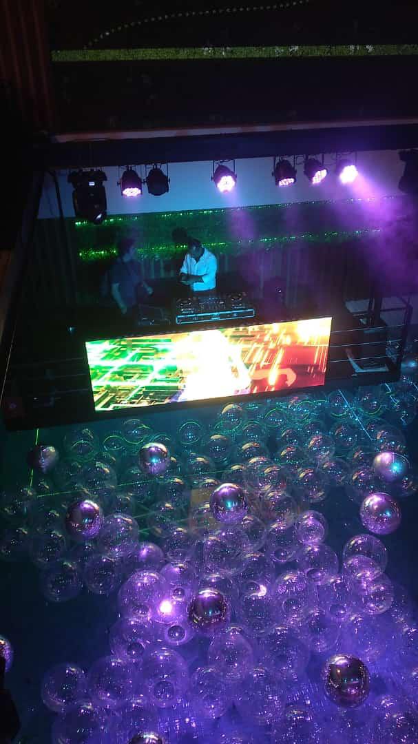 SHOWS