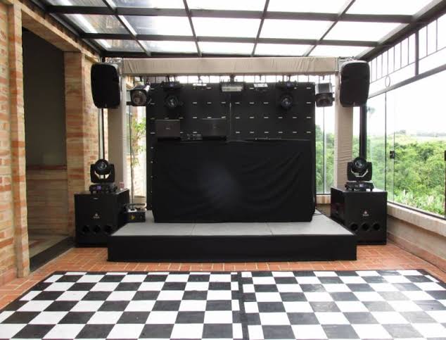 SHOWS
